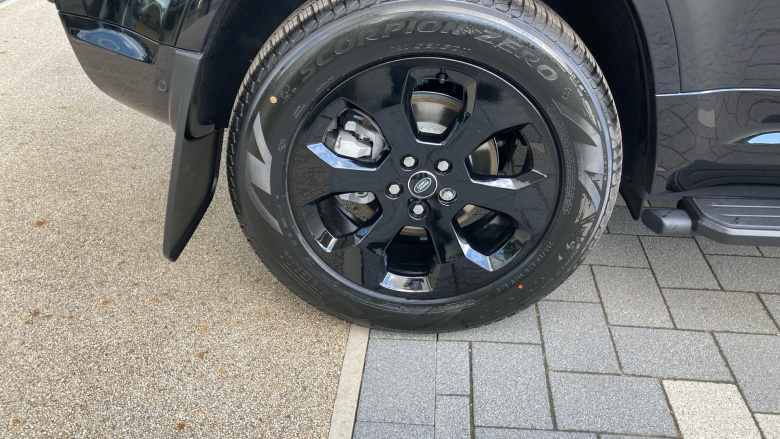 Land Rover Defender 3.0 D250 X-Dynamic SE 110 5dr Auto Diesel Estate